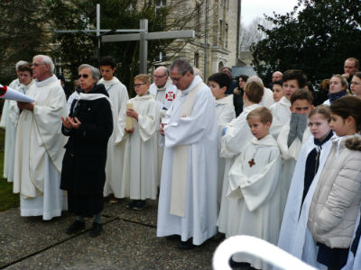 Procession avant l`inauguration des statues des Fondateurs à Sainte Marie Grand Lebrun